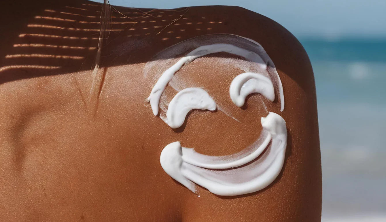 Sole, pelle e protezione: quello che non ti dicono sulla salute cutanea d’estate